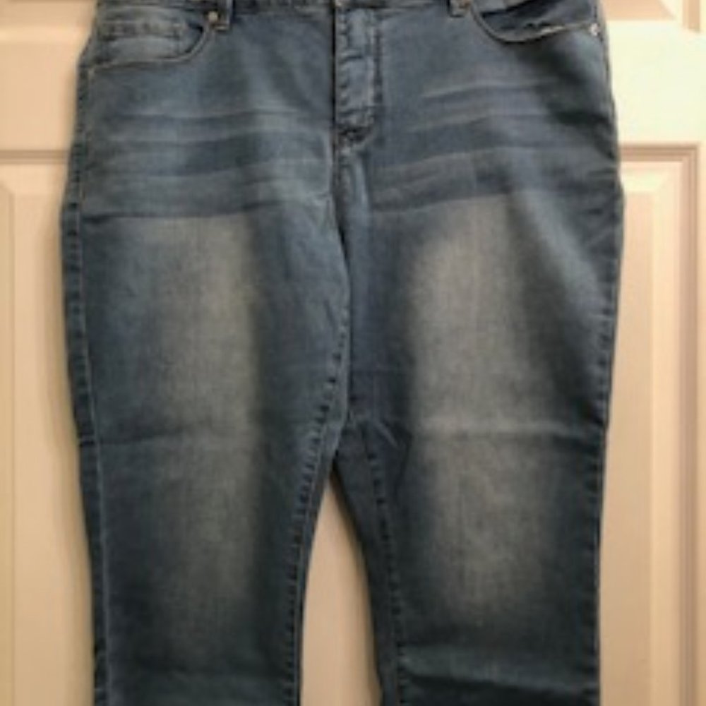 Royalty Size 16 Stretch Capri/Crop